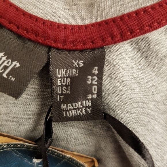 Primark Harry Potter women's size xs or 0 gray Quidditch shirt New - Picture 4 of 5